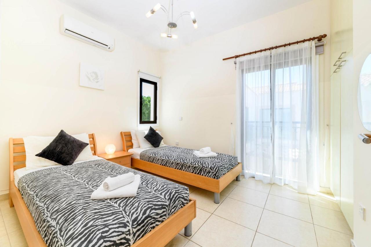Protaras Centro Villa Luaran gambar